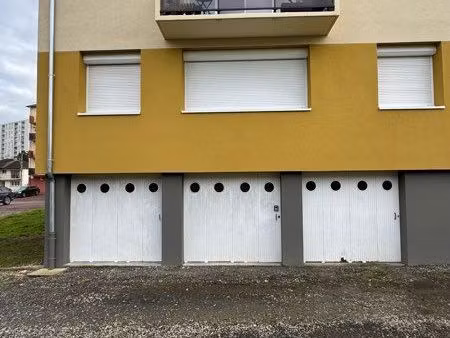 garage couvert et isolé à louer