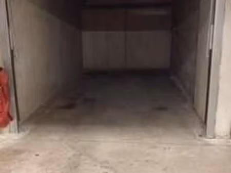 garage box fermé 15m2 les minimes