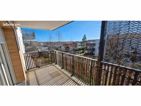 location t2 45 m² terrasse + clim