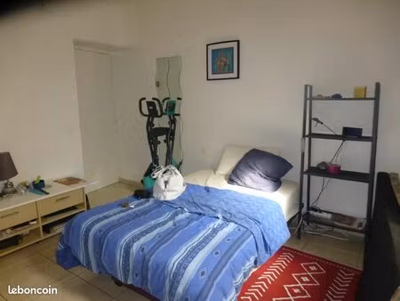 location studio meublé