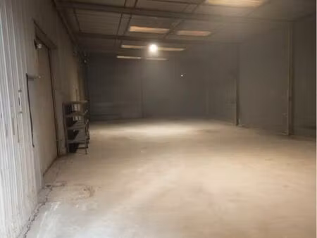 local de stockage 150m2