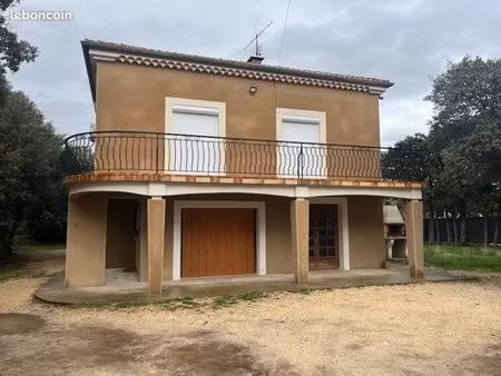 loue maison avec un grand terrain grande maison