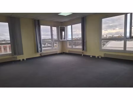 vente locaux professionnels 4 pièces 98.41 m² à saint-pierre-des-corps (37700)  118 600 €
