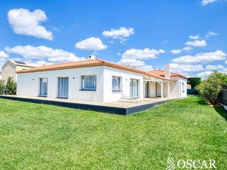 plain-pied de cinq chambres sur 1 171 m² de terrain !