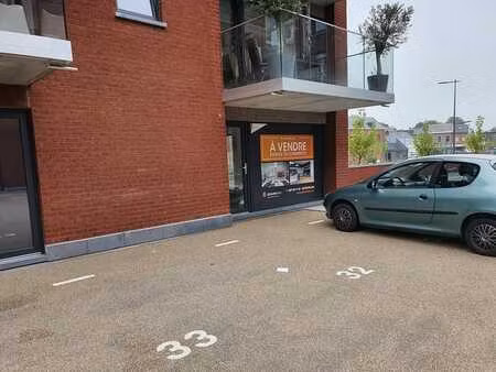 surface bureau ou commerce de 57 78 m² avec cave et parking