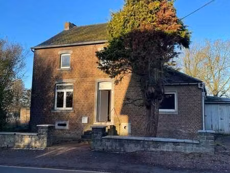 jolie maison de village avec dépendance et jardin