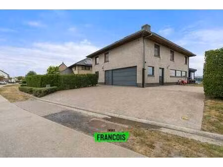 villa exclusive et économe en énergie avec 8 chambres sur u…