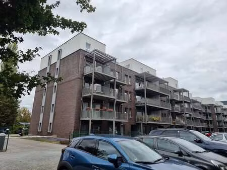 7000 mons /grands prés magnifique appt. 2ch & balcon