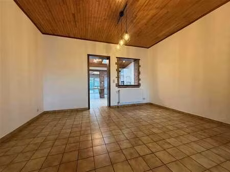 bonne maison d’habitation mitoyenne 3 chambres avec jardin