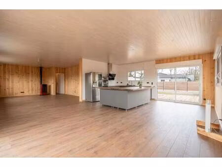 maison de 6 pièces de 157 m² à arès