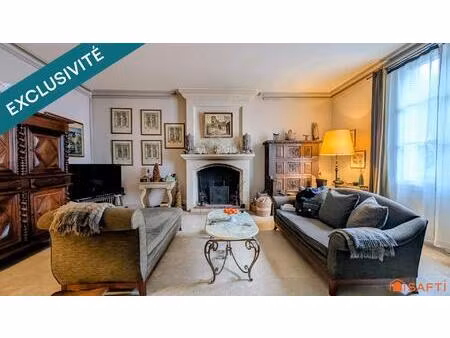 hôtel particulier dans le centre de chinon