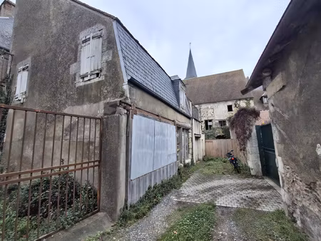 proche bords de loire et commerces à la charité-sur-loire  m