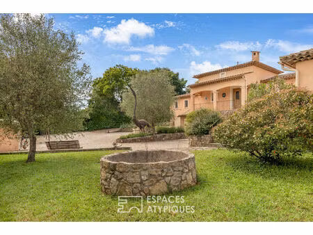 élégante propriété   entre nature et lumière