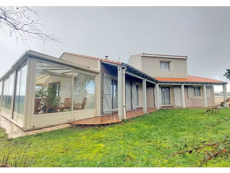 maison traditionnelle proche centre à pieds - saint julien de concelles