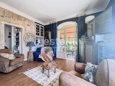 maison d'architecte à vendre vayrac 3 chambres  cuisine aménagée et équipée  véranda  clim