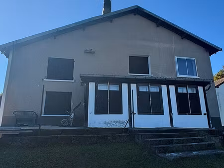 a vendre. maison à pouxeux : 86 000 €