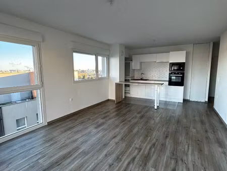 proche ikea et grands axes - 3 pp - terrasse - parking - pinel