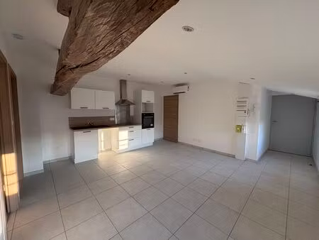 t2 neuf climatisé avec buanderie et cuisine équipée – immeuble avec ascenseur