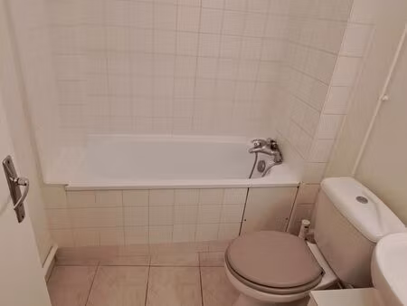 f2 non meublé en rez-de-chaussée – paris 14e