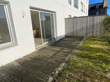 t2 saint brieuc - proche gare - stationnement + terrasse