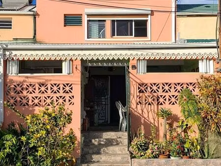cadre calme et volumes généreux pour cette maison familiale