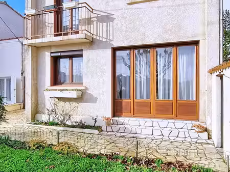 maison avec jardin et garage à meschers