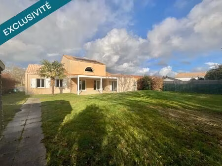 maison familiale 186m2  5chambres; 2 garages  pergola bio climatique  panneaux photovoltaï