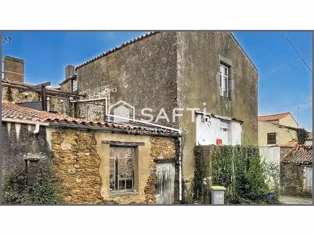 immeuble de rapport - division en 3 logements + 1 local commercial à avrille !!