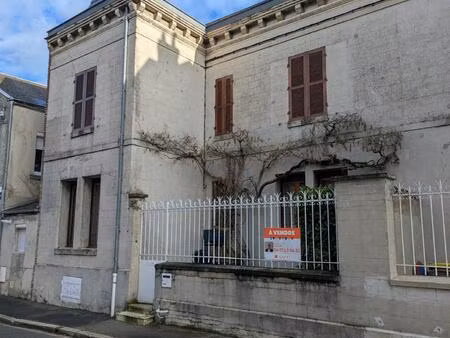 maison bourgeoise 5 chambres avec cour en centre ville