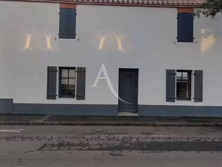 location appartement 3 pièces à noirmoutier-en-l'île (85330) : à louer 3 pièces / 102m² no