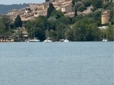 terrain à bauduen var 83