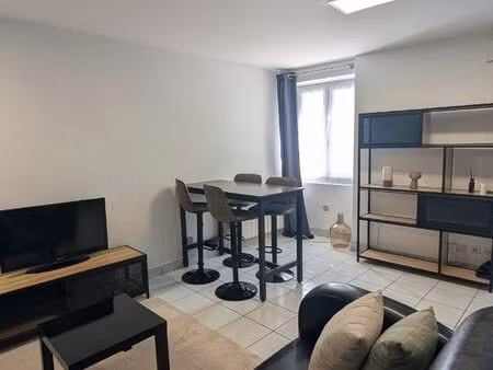 ? studio meublé – centre bourg surzur – 35m²