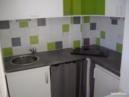 studio près commerces  lycées et centre-ville