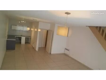 t3 neuf proximité gares métro voie rapide