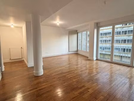 appartement 2 pièces 74 m²