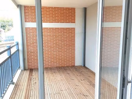 appartement t2 avec loggia et parking. arcachon centre