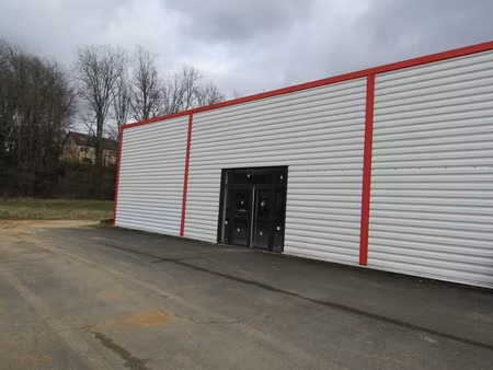 location locaux professionnels 3 pièces 465 m² à vezac (24220)  2 500 €