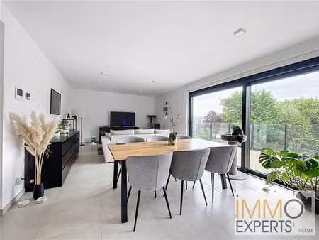 appartement au rez-de-chaussée 2 chambres avec terrasse