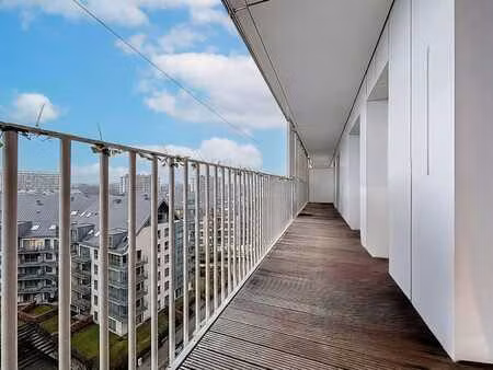 appartement 2 ch. avec grande terrasse  parking et cave