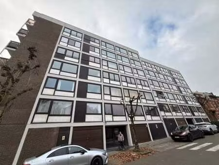 grand appartement lumineux avec balcon et garage