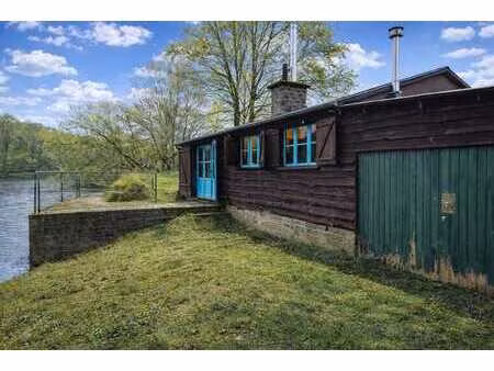 chalet idéalement situé en bordure de semois