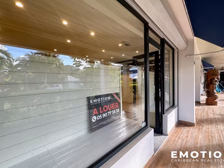 location locaux professionnels 43 m² à saint-martin (97150)  1 650 €