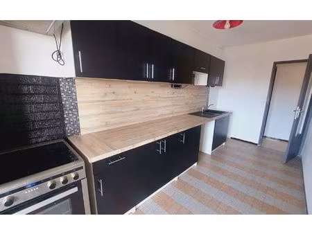 appartement manosque 61.41 m² t-3 à vendre  90 000 €