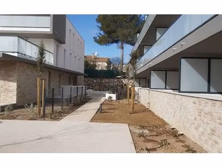 location appartement  m² t-2 à montpellier  815 €