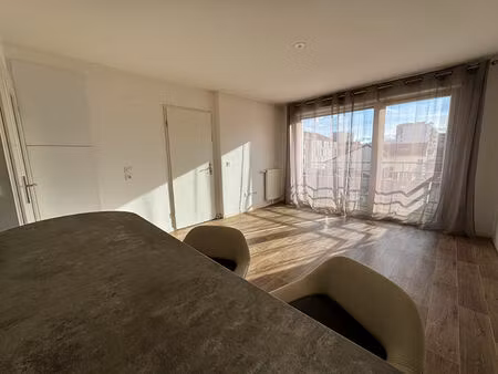 appartement t2 avec balcon parking et cave - aubervilliers