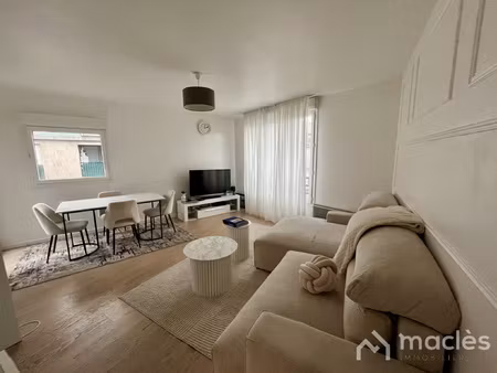 charmant appartement 3 p avec balcon et vue seine