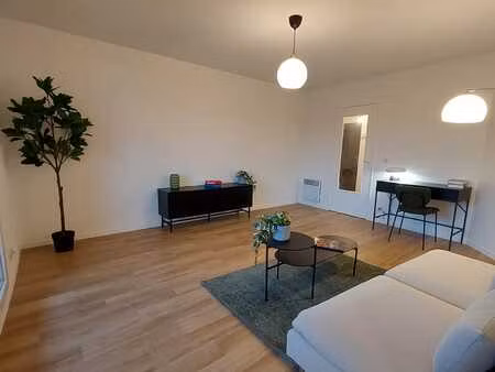 charmant t2 meublé fargues saint hilaire – 54 m² avec balcons et parking