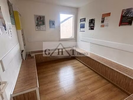 cabinet médical bureau consultation 23 m²