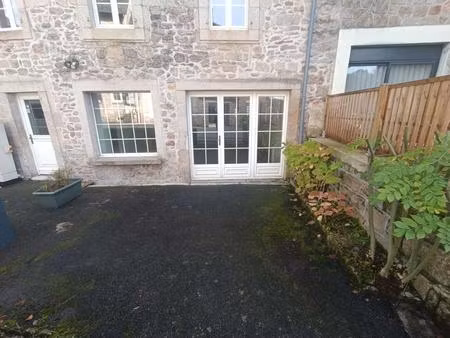 local commercial à louer  proche de tulle 19000