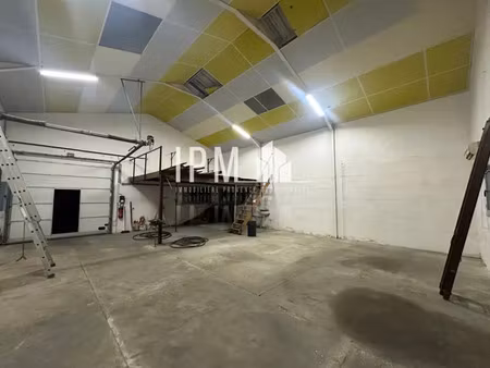 a louer local d'activité de 140 m² avec terrain - 13127 vitrolles